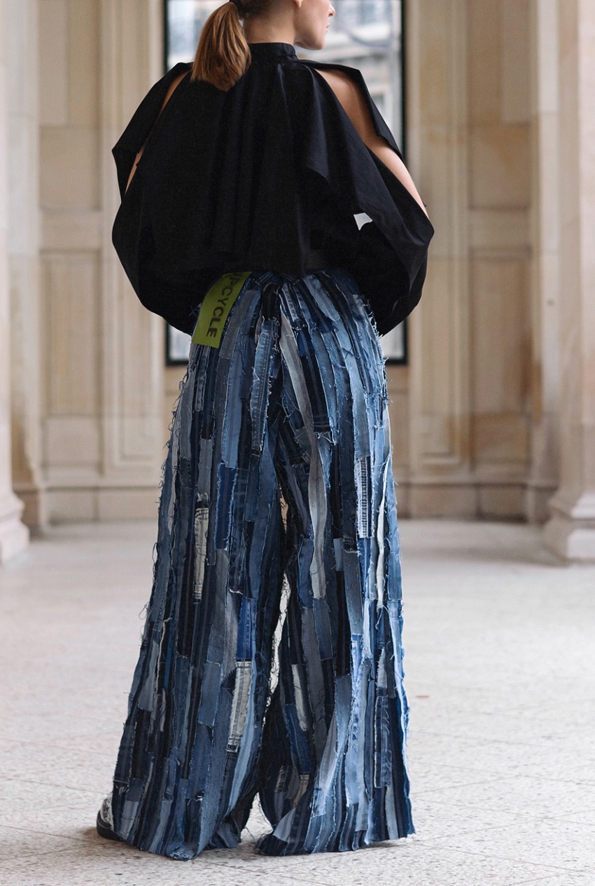Extra Wide-Leg Jeans
